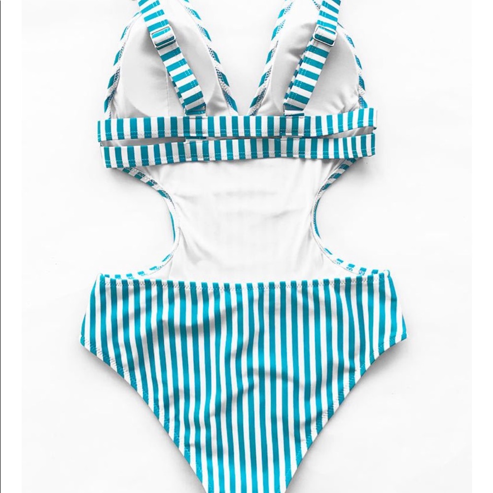 One piece swim suit